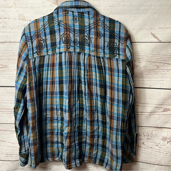 Free People “Magical Plaid" Embroidery Top size Small - Picture 9 of 13